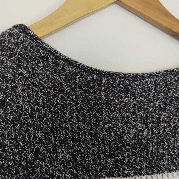 Hollister Black/ White striped knit sweater sz S - Picture 8 of 9